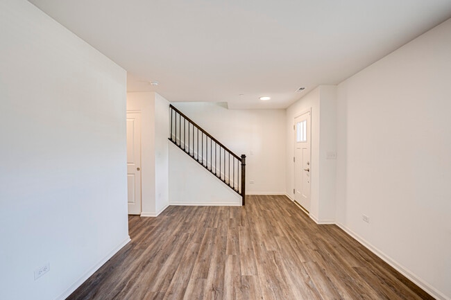 Photo - 2939 Showplace Dr
