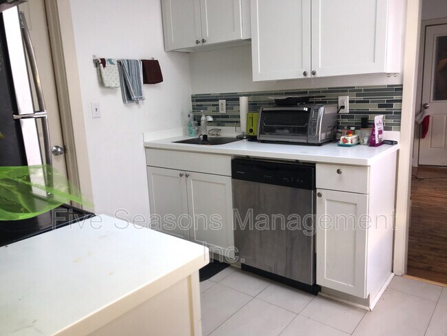 Photo - 32 Intervale Ave