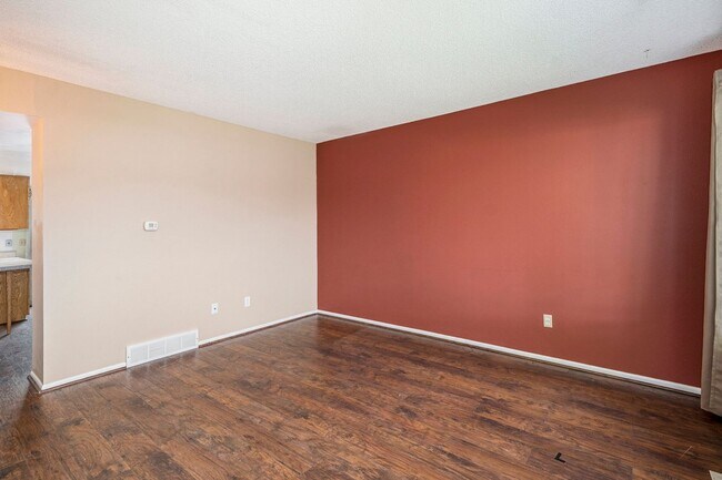 Photo - Spacious 2 bedroom home in the heart of Ha...