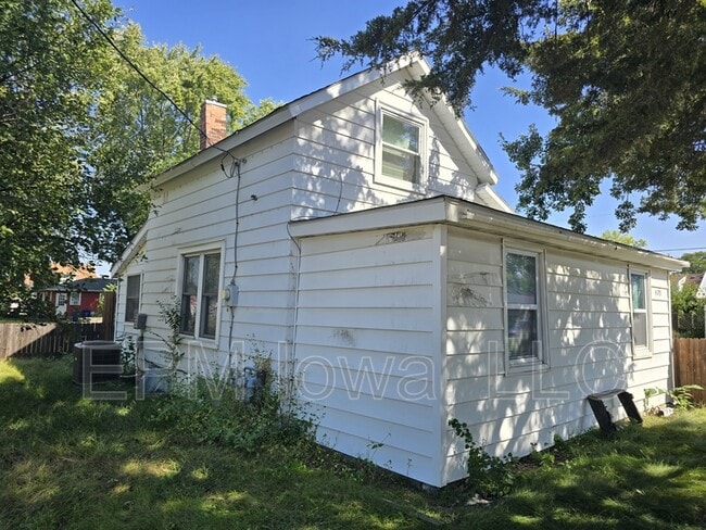 Building Photo - 430 Stratford Ave
