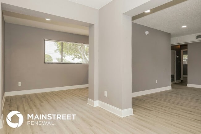 Photo - 1235 Thoreau St