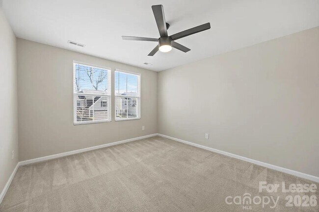 Photo - 1820 Hooper Court