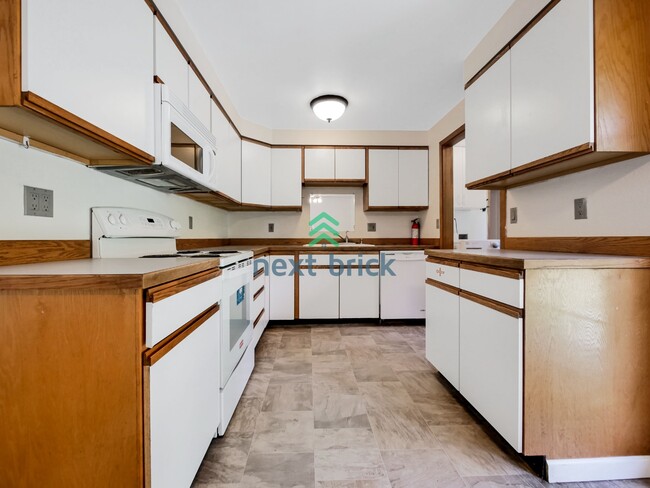 Photo - 3 BED & 2 BATH SINGLE FAMILY HOUSE FOR RENT