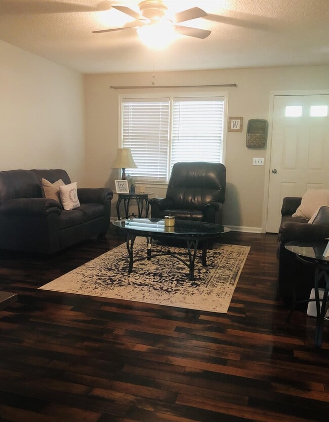 Photo - 1070 Acorn Ct