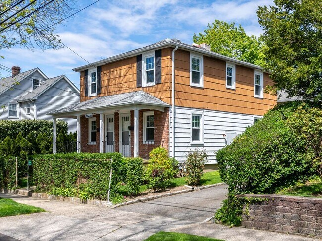 Photo - 11-13 3rd St Townhome