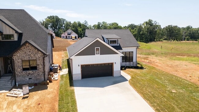 Photo - 517 Foxglove Ln