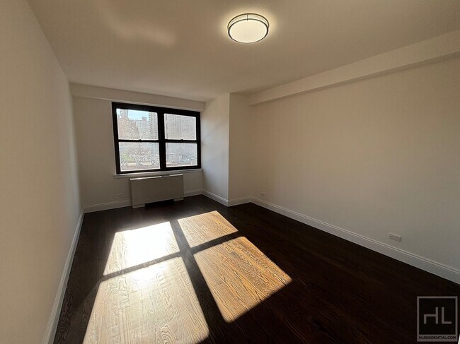 Photo - East 82nd Street Unidad 15E