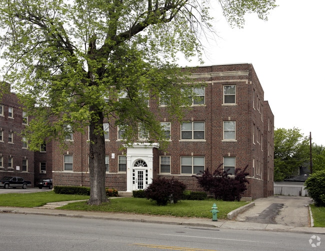 Oxmoor Apartments
