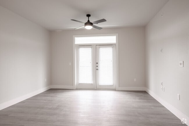 2BR, 2BA - 1064SF