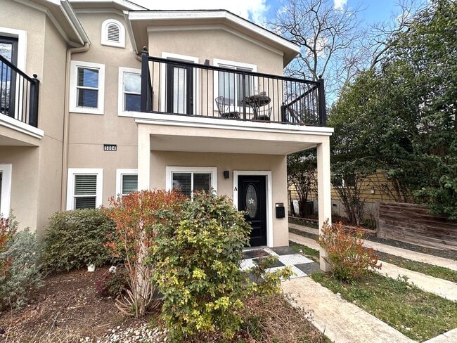 Photo - Two Story 3 Bedrooms and 2.5 Bathroom Home for Rent in Core Central Austin, North of Hyde Park