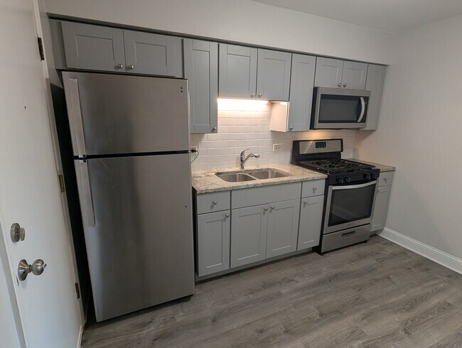 Photo - 9216 Seymour Ave