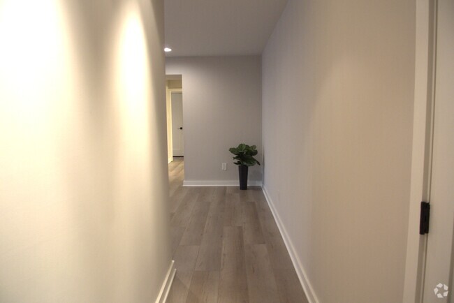 Building Photo - 11315 Commonwealth Dr Unit T1 Rental