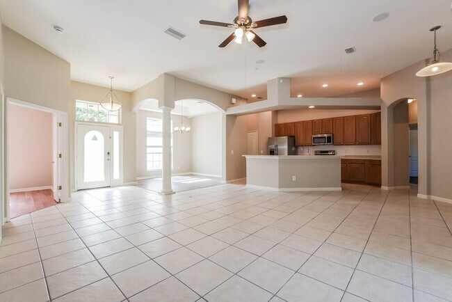 Photo - 4055 Caledonia Ave