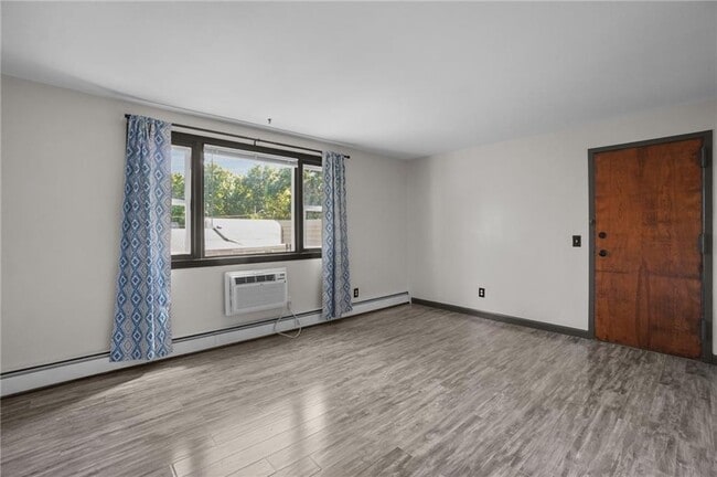 Photo - 2160 Mineral Spring Ave Unit 3-10
