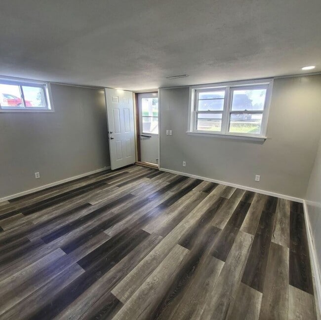 Photo - 300 W Neosho St Unit 1