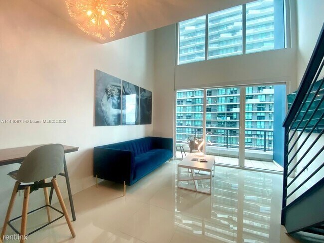 Photo - 1 br, 1.5 bath Condo - 60 SW 13th St Apt 3212 Unit Apt 3212