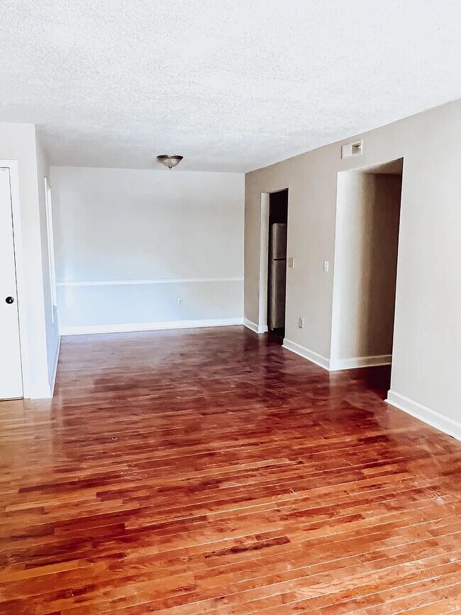 Room in Apartment on N Hamilton St