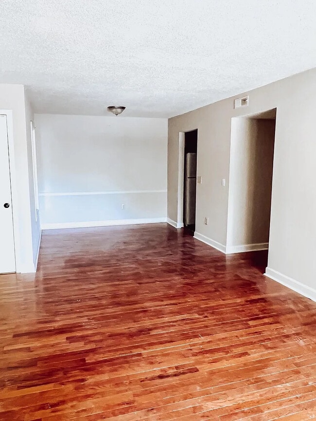 Photo - Room in Apartment on N Hamilton St