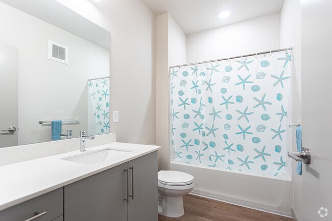 1BR, 1BA - 510SF - Bathroom - The Howick