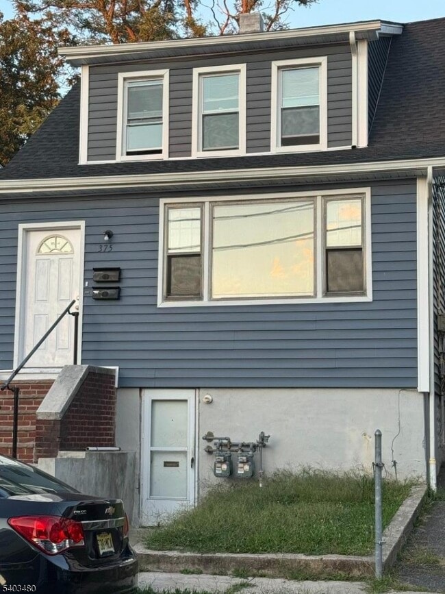 Building Photo - 375 Tower St