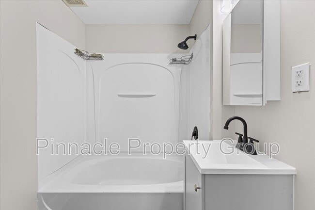 Photo - 920 Premont Ave