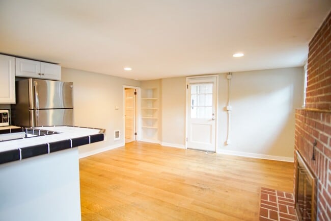 Photo - Adorable & Cozy NW 1 Bdr w/Fireplace + Hardwoods! Unit 342
