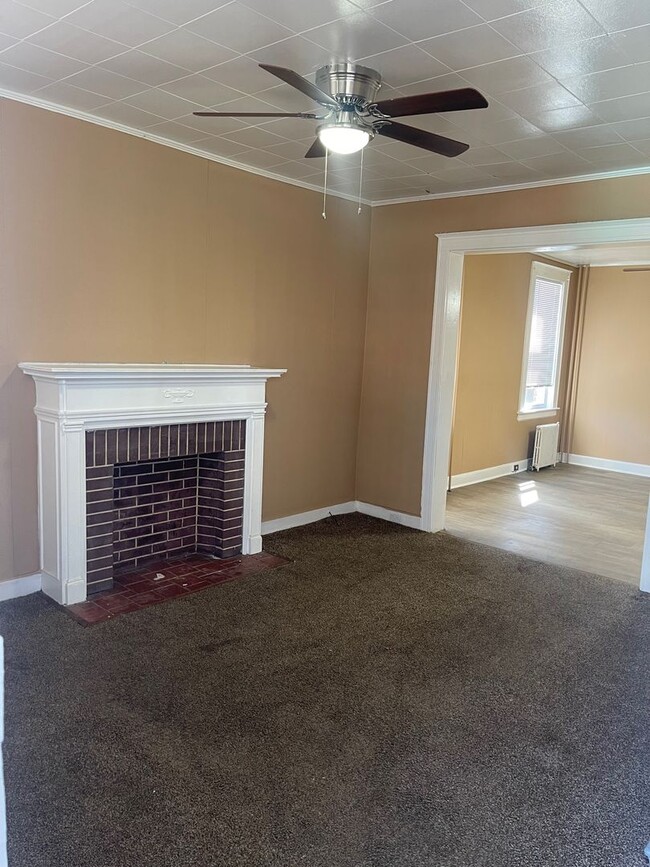 Building Photo - End Unit - Baltimore Rental