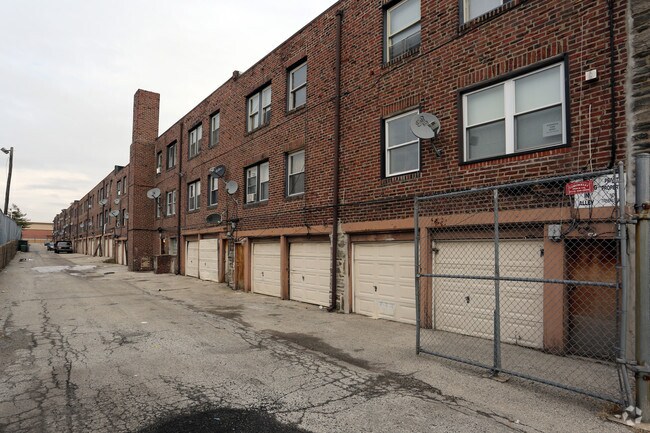 Photo - Barrington Court Apts