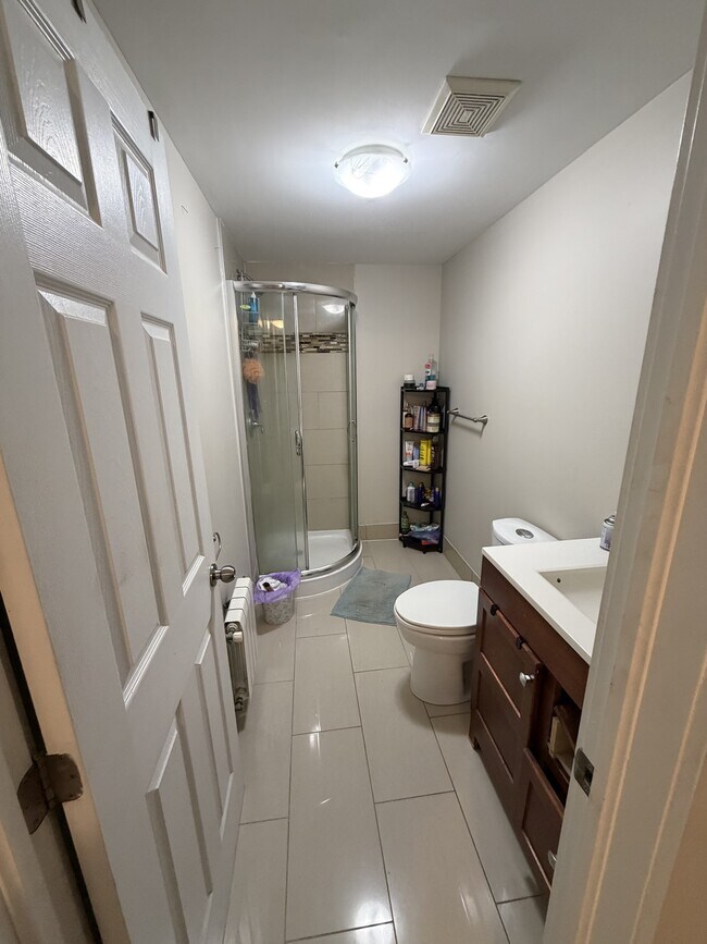 Photo - 466 Nelson St