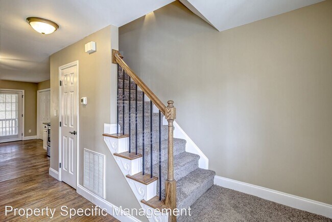 Photo - 3 br, 2.5 bath House - 504 Lakeview Ave