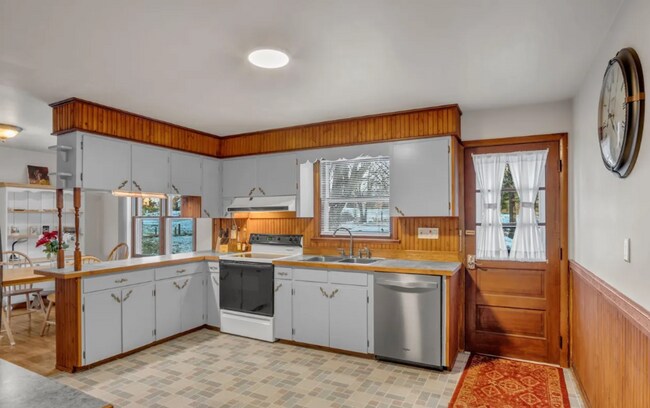 Photo - 4 Bedroom homestead on 6.68 acres