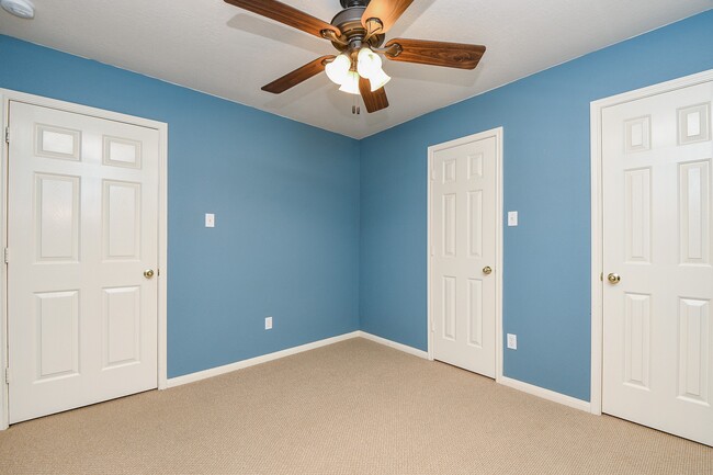 Photo - 7218 Fox Hall Ln