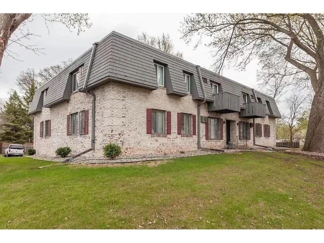 Building Photo - 6901 Penn Ave S Unit 103