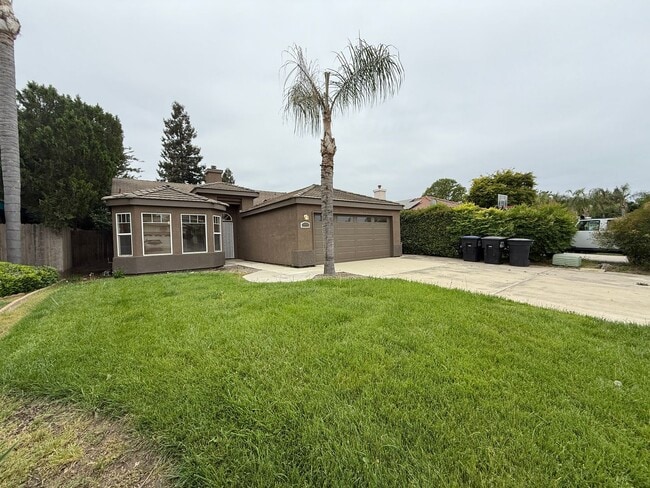 1411 E Parkview Ct