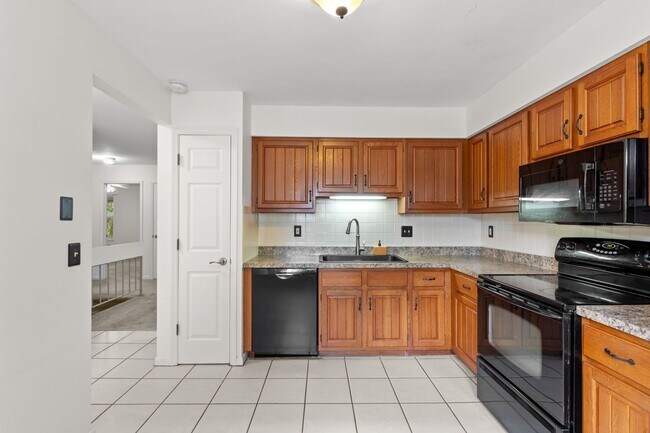 Photo - Ellisville Area / West County/ 2 BR ranch style duplex/villa w/ garage and basement.