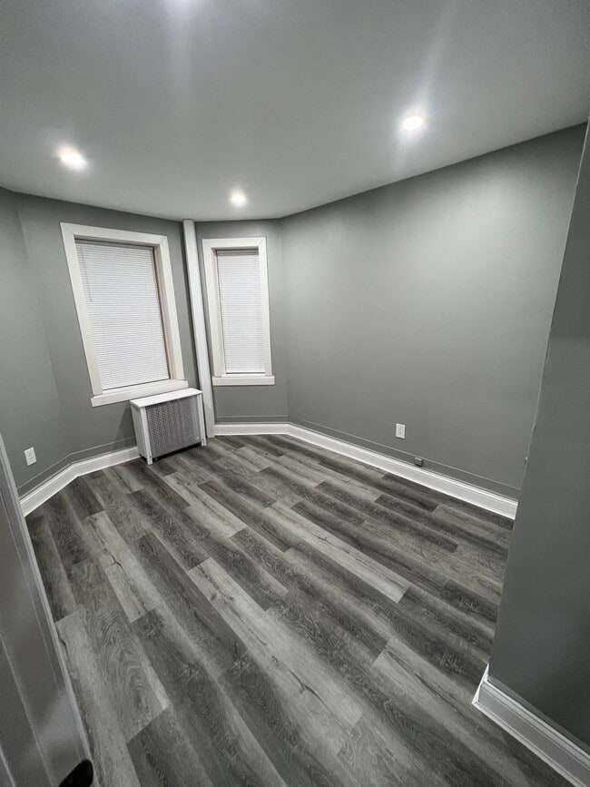 Bedroom 2 - 3240 W Polk St Unit 1