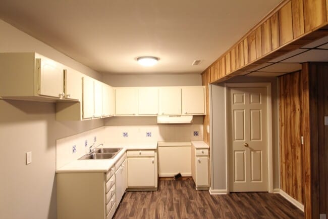 Photo - Great House with Fresh New Updates!! Bett...