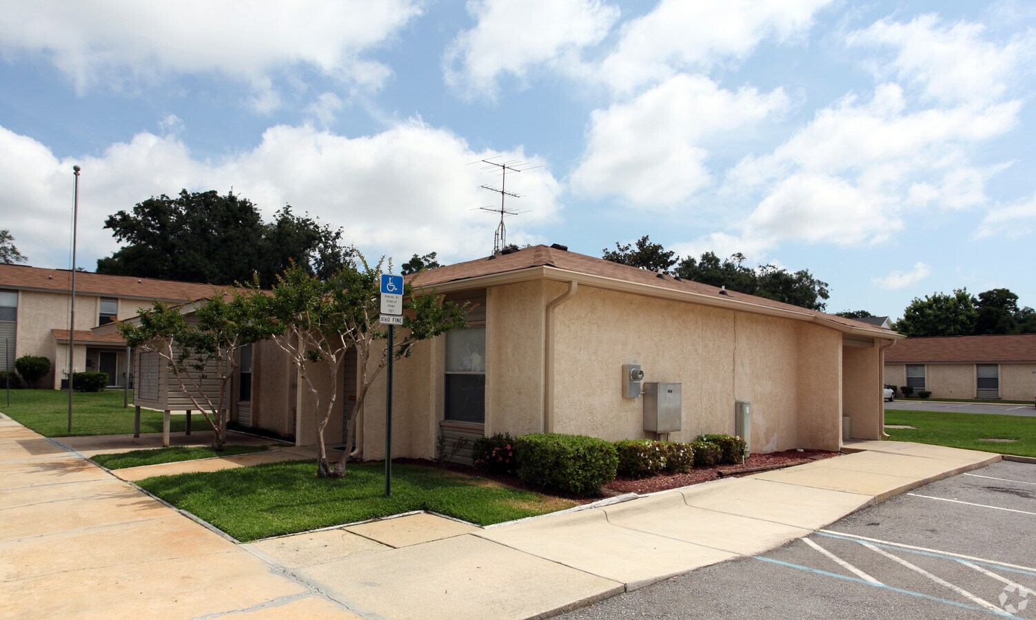 Photo - College Trace Apartments
