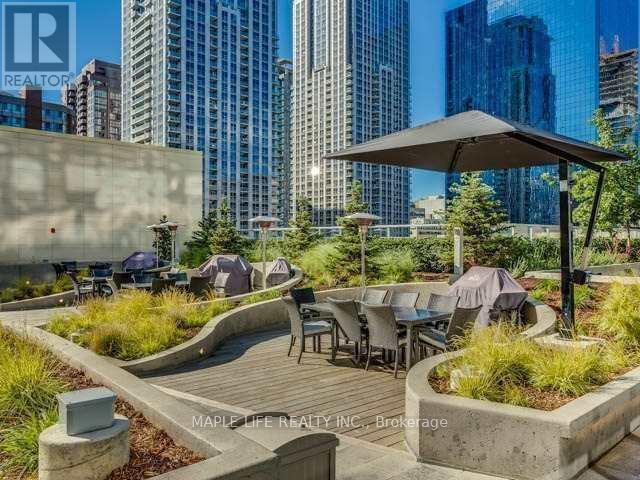 Photo - 388 Yonge St Unit 6110