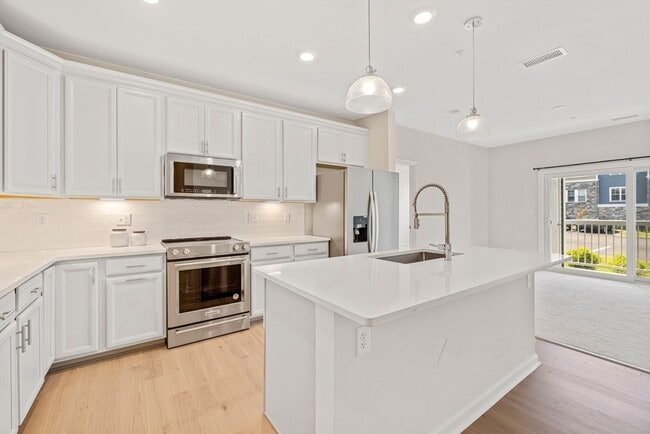 Photo - 2 Stratton Dr Condo Unit 102