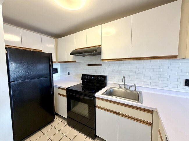 Photo - 300 Newark St. Unidad 7K