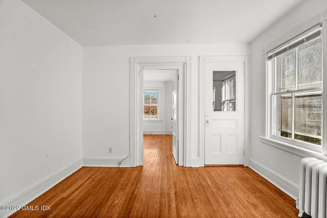 Building Photo - 299 Bruce Park Ave Unit 1