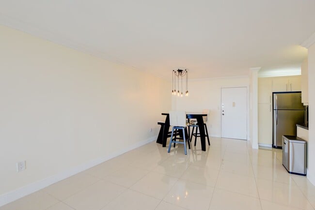 Photo - 2500 NE 135th St Unit 1011