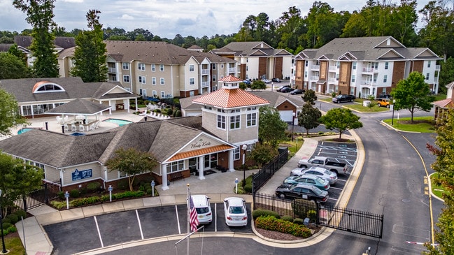 Clubhouse and Gated Entrance - 700 Acqua Apartments