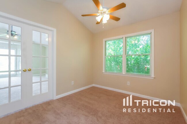 Photo - 43 Breckenridge Ct