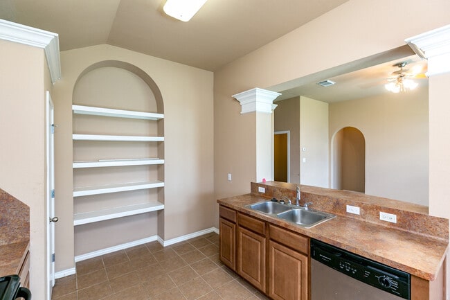 Photo - 3809 Los Arroyos Dr