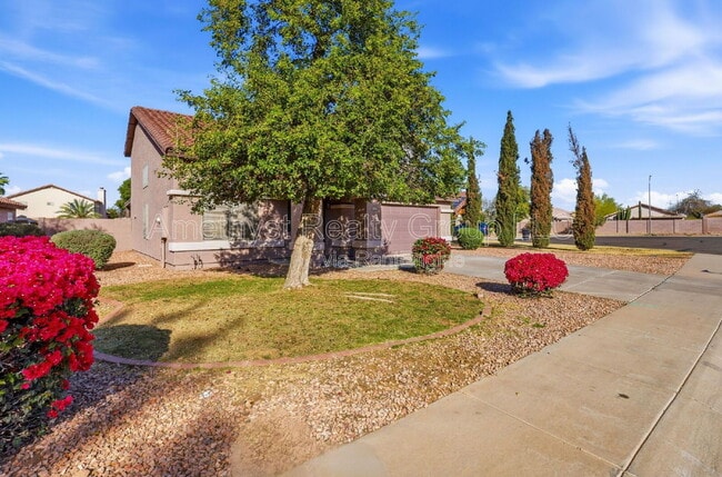 Photo - 3722 N 105th Dr