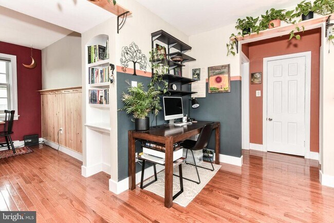 Photo - 1808 W Abingdon Dr Unit 302