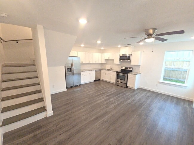 Photo - 6315 Sandra St