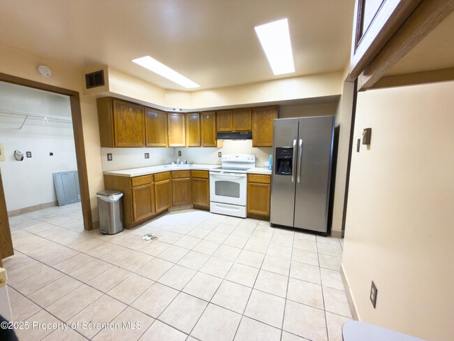 Photo - 526 Langan Rd